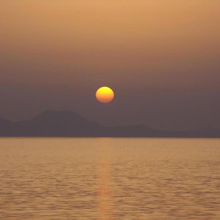 Ares Suites بلاتاريا المظهر الخارجي الصورة